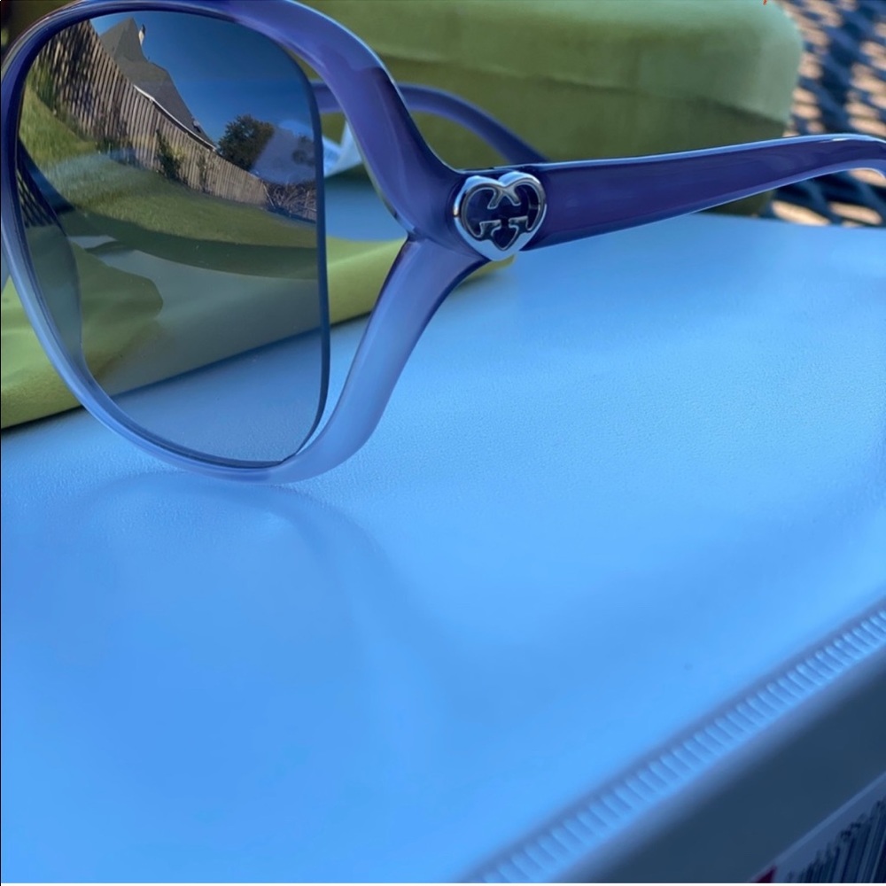 Gucci sunglasses 🕶💓💓 - Picture 5 of 9
